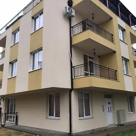 ели Apartman Obzor