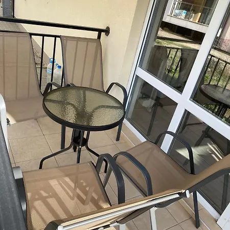 Apartman ели *